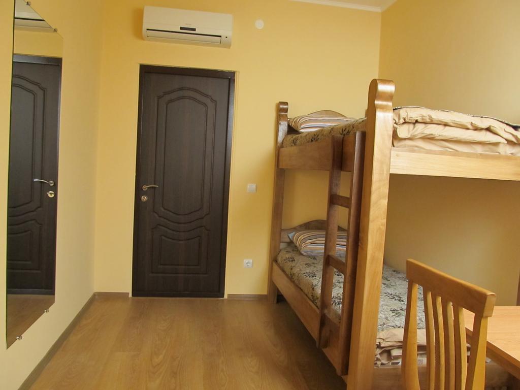 Mini-Hotel Na Pidgradskiy Uzhhorod Phòng bức ảnh