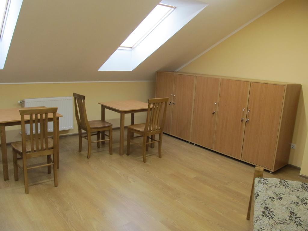 Mini-Hotel Na Pidgradskiy Uzhhorod Phòng bức ảnh