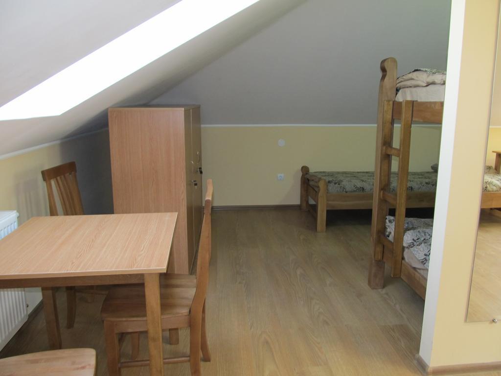 Mini-Hotel Na Pidgradskiy Uzhhorod Phòng bức ảnh
