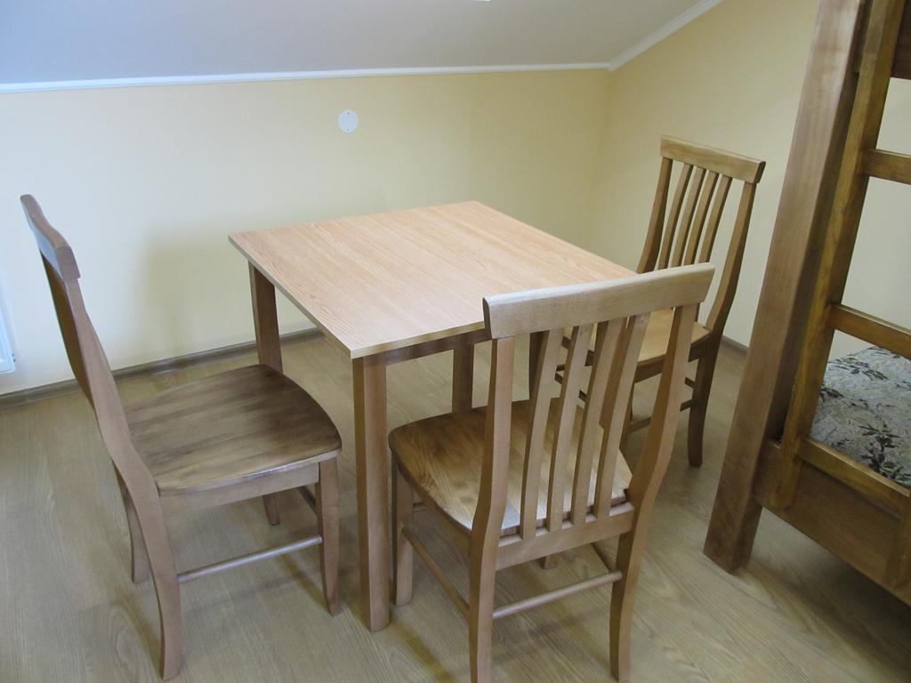 Mini-Hotel Na Pidgradskiy Uzhhorod Phòng bức ảnh